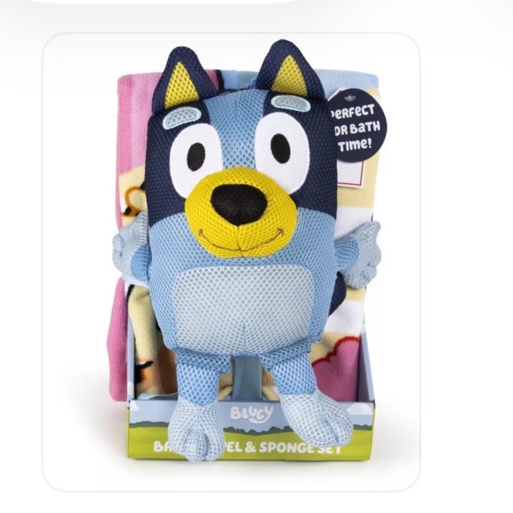 Bluey Bath Towel and Sponge Set